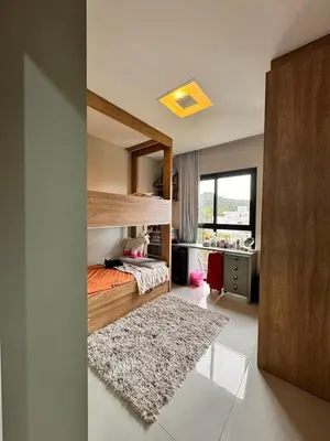 Uma cama ou camas num quarto em Lindo Apartamento na Praia de Mariscal com ótima localização