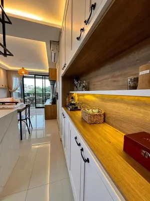 A cozinha ou kitchenette de Lindo Apartamento na Praia de Mariscal com ótima localização