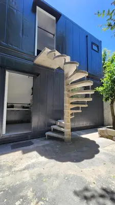O edifício onde o apartamento está situado