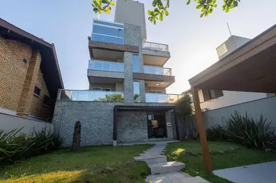 O edifício onde o apartamento está situado