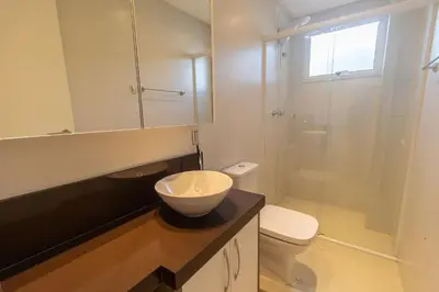 Uma casa de banho em Residencial Solar de Bombas