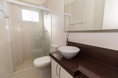 Uma casa de banho em Residencial Solar de Bombas