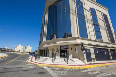 O edifício onde o apartamento está situado