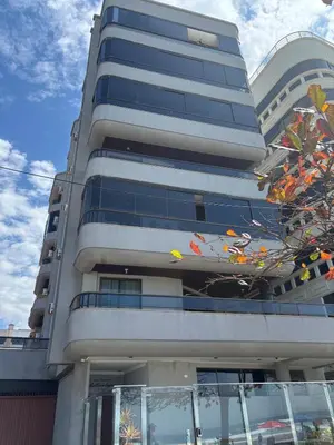 O edifício onde o apartamento está situado