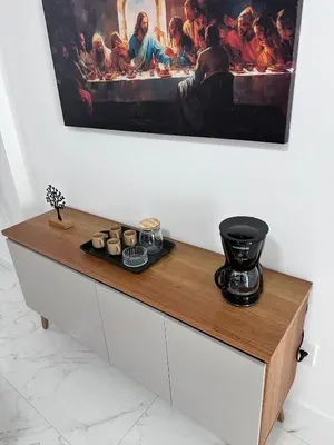 Comodidades para chá e café em Apt 2 suites Novo 180M da Praia Completo