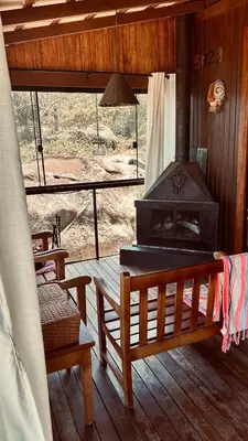 Uma área de estar em Casa Pena Branca Villa Ararybó