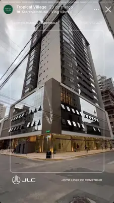 O edifício onde o apartamento está situado