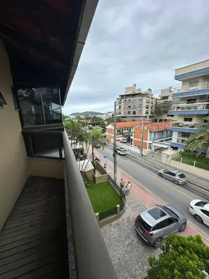 O edifício onde o apartamento está situado