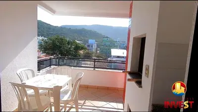 Uma vista geral da montanha ou uma vista da montanha a partir do apartamento