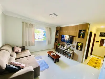 Uma televisão e/ou sistema de entretenimento em Beautiful house for up to 5 people