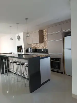 A cozinha ou kitchenette de Casa linda e espaçosa ao lado do Morro para Bombinhas