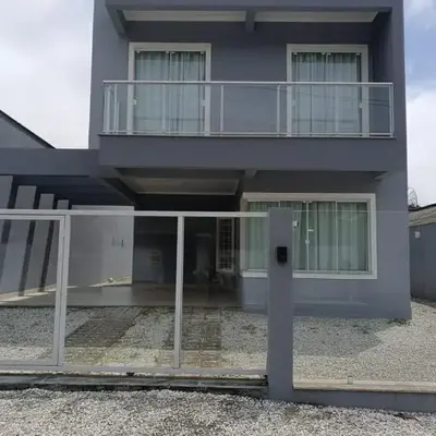 Casa linda e espaçosa ao lado do Morro para Bombinhas