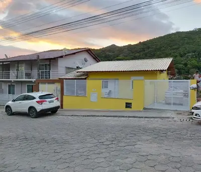 A planta de House with swimming pool, to accommodate up to 14 people