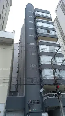 O edifício onde o apartamento está situado