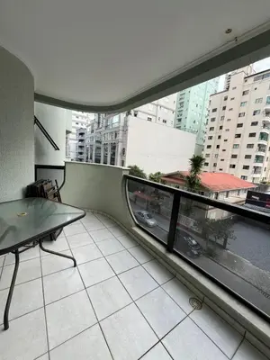 Uma varanda ou terraço em Aparatamento 3 dormitorios em Meia Praia - Itapema