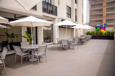O edifício onde o apartamento está situado