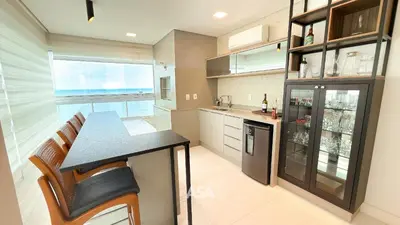 A cozinha ou kitchenette de ASA | Cobertura Luxo | 2QT | Meia Praia | Hidro