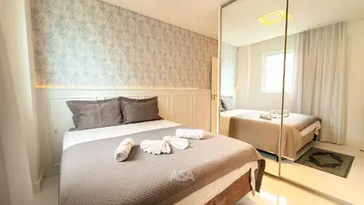 Uma cama ou camas num quarto em ASA | Cobertura Luxo | 2QT | Meia Praia | Hidro