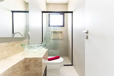 Uma casa de banho em Cobertura Duplex 205