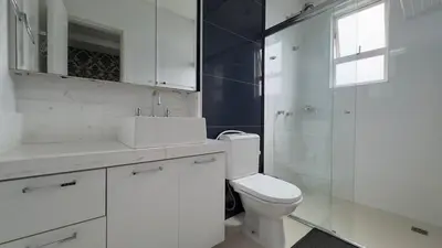 Uma casa de banho em Apartamento vista Panorâmica do Mar em Meia Praia