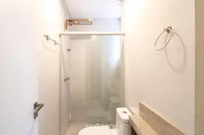 Uma casa de banho em Apto c/ Churrasqueira a 300m da Praia MTR0502