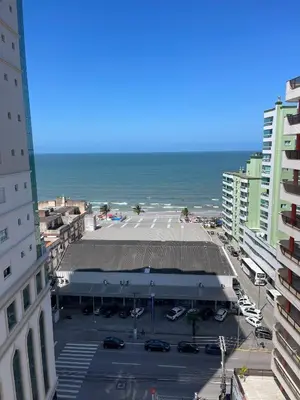 Uma vista do mar geral ou uma vista do mar a partir do apartamento