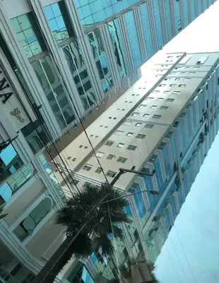 O edifício onde o apartamento está situado
