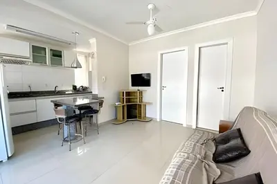 A cozinha ou kitchenette de Loft em Bombas - Excelente Localização - 1 dorm 3 pessoas