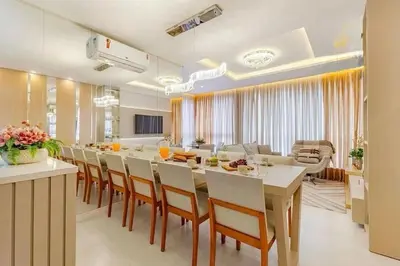 Uma área de estar em Apartamento finamente decorado em Bombinhas