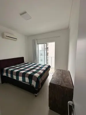 Uma cama ou camas num quarto em Apto Aconchegante com Piscina Ótima Localização