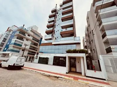 O edifício onde o apartamento está situado