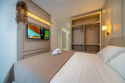 A planta de Farol de Bombas 104 – Lindíssimo Apartamento com Vista para o Mar na Praia de Bombas.
