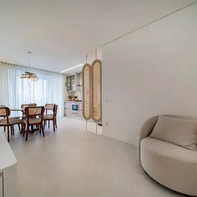 Farol de Bombas 104 – Lindíssimo Apartamento com Vista para o Mar na Praia de Bombas.