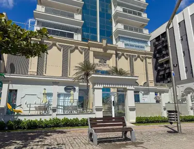 O edifício onde o apartamento está situado