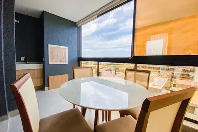 Uma televisão e/ou sistema de entretenimento em Refúgio Moderno a 300m da Praia - 0305
