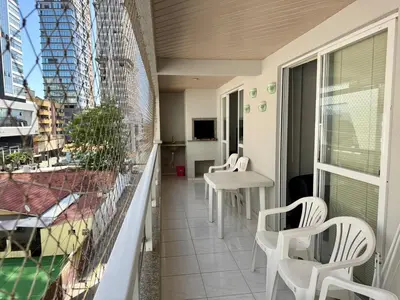 Uma varanda ou terraço em Apto 3 quartos sendo 1 suíte - Quadra Mar - Meia Praia