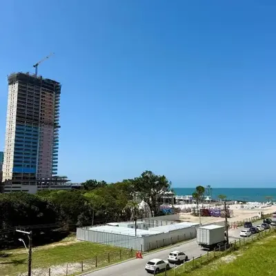 Apto 3 quartos sendo 1 suíte - Quadra Mar - Meia Praia