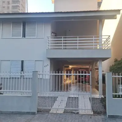 Casa Espaçosa Meia Praia
