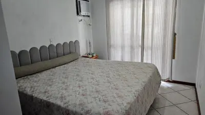 Uma cama ou camas num quarto em Apto 3 quartos em Meia Praia prox ao shopping Russi