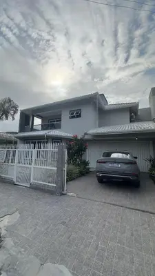 O edifício onde o quarto em acomodação particular está situado