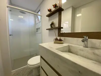 Uma casa de banho em Apartamento a 100 metros do mar na Praia do Mariscal