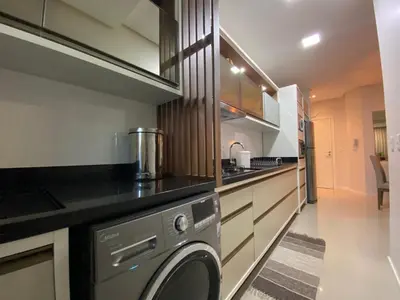 A cozinha ou kitchenette de Apartamento a 100 metros do mar na Praia do Mariscal