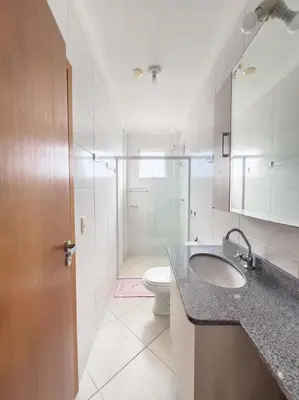 Uma casa de banho em Cobertura Bombas