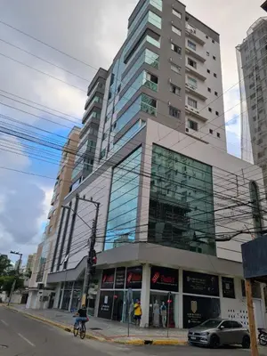 O edifício onde o apartamento está situado