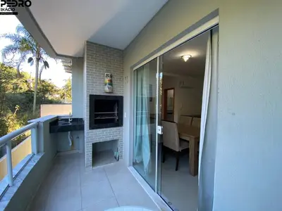 Uma televisão e/ou sistema de entretenimento em Apto completo entre 4 Ilhas e Bombinhas!
