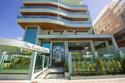 O edifício onde o apartamento está situado