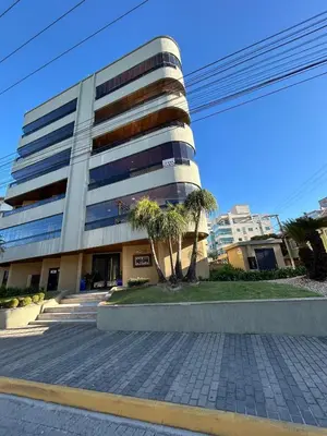 O edifício onde o apartamento está situado