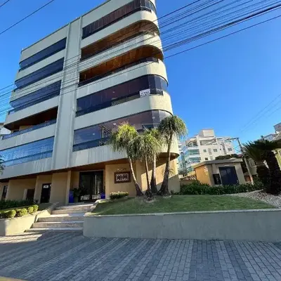 Lindo Apartamento com vista mar em bombas