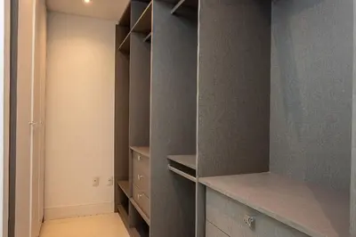 A planta de GHBC01 - Apt Beira Mar - 3 Suítes - 3 vgs de gargem