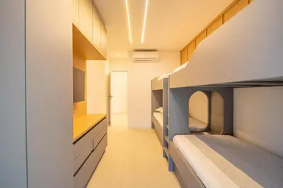 Uma cama ou camas num quarto em Cobertura 2 suítes, piscina e academia no prédio